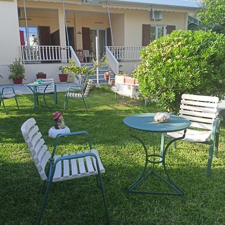 Finikas Rooms Agia Marina  Esterno foto