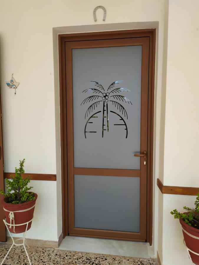 Finikas Rooms Agia Marina  Esterno foto