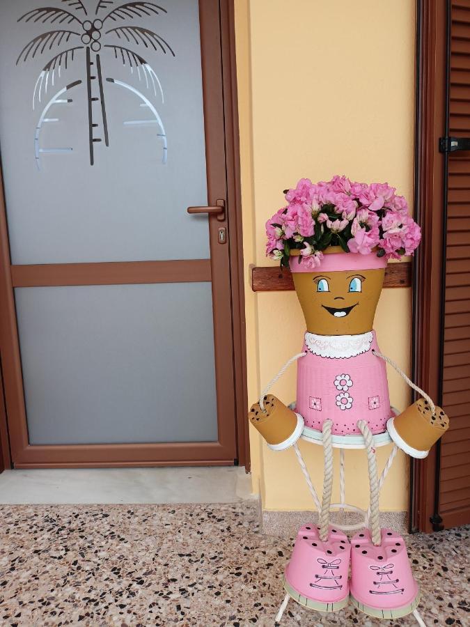 Finikas Rooms Agia Marina  Esterno foto
