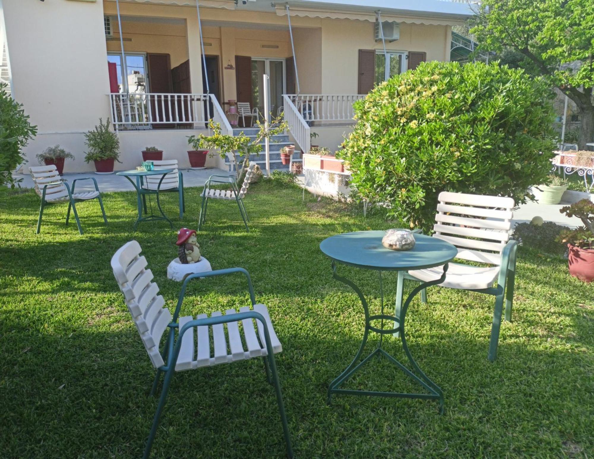 Finikas Rooms Agia Marina  Esterno foto