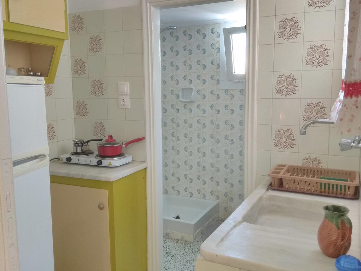 Finikas Rooms Agia Marina  Esterno foto