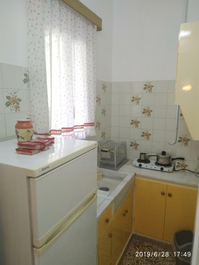 Finikas Rooms Agia Marina  Esterno foto